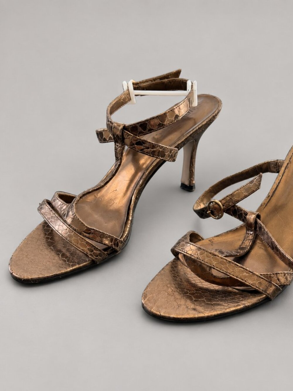 Nine West Bronze Gold Snake Print T Strap Sandal Heels 7.5 M